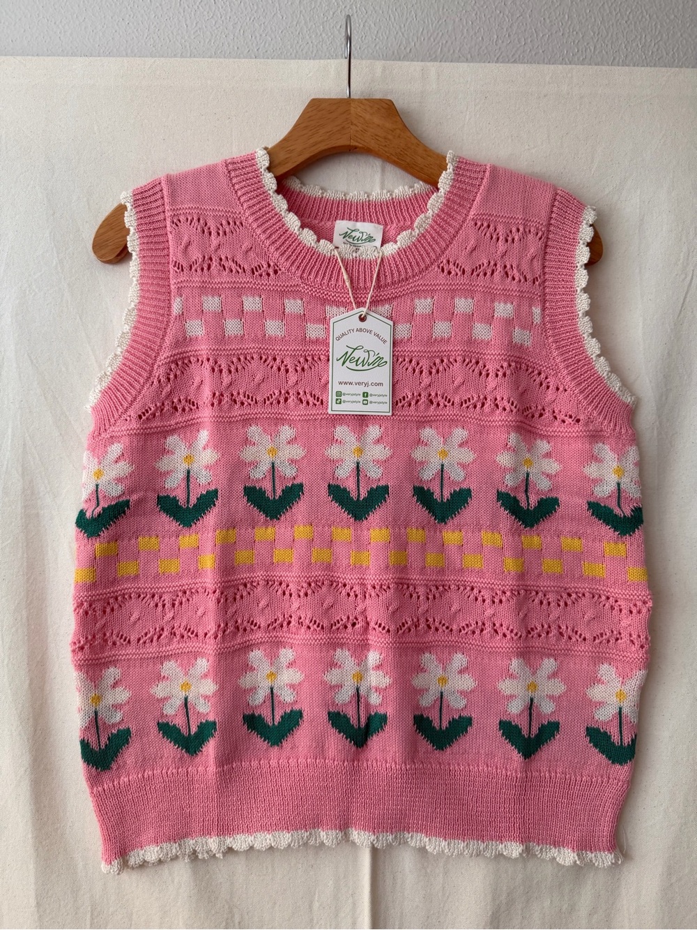 Vintage-Inspired Pink Floral Knit Sweater Vest Grannycore Cottagecore